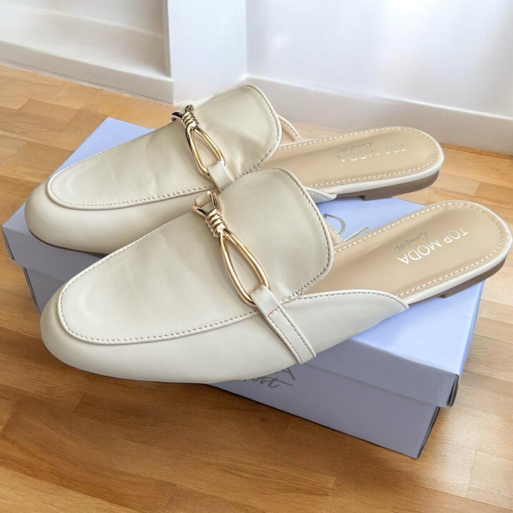TOP Moda Ivory/Cream Flats with Gold Detail 7.5